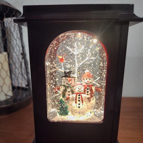 Classic Inspired Motion and light Holiday Memory Box - Snowman Family - Picture 1 of 4